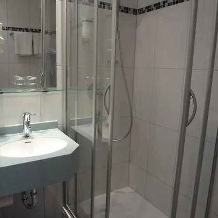 Rose Inklusive Fruehstueck & Saunanutzung 3*